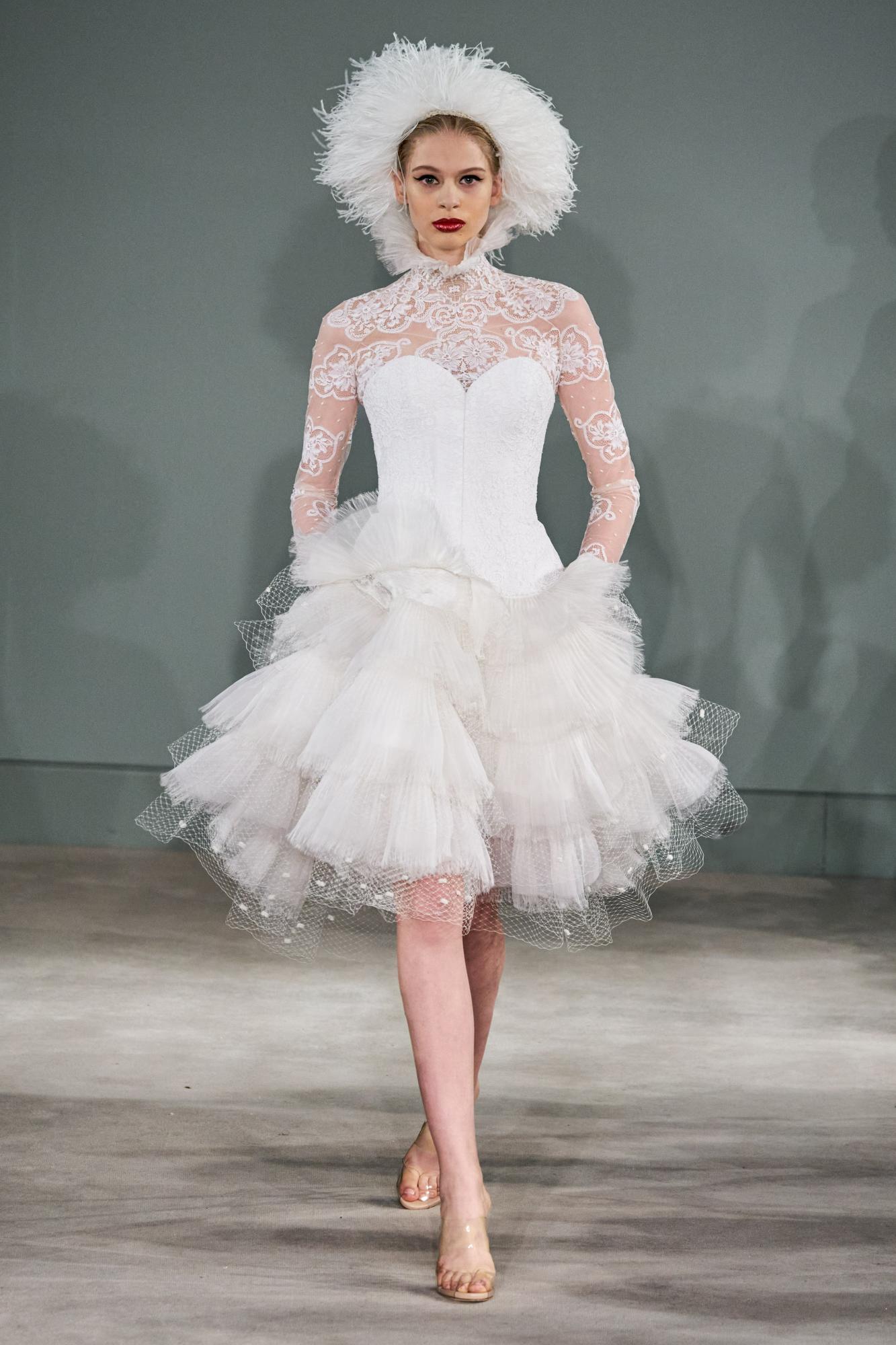 Мафия, балет и танцы до упаду: 11 модных трендов с Недели высокой моды в Париже